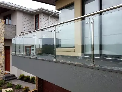 Balcony railings with glass